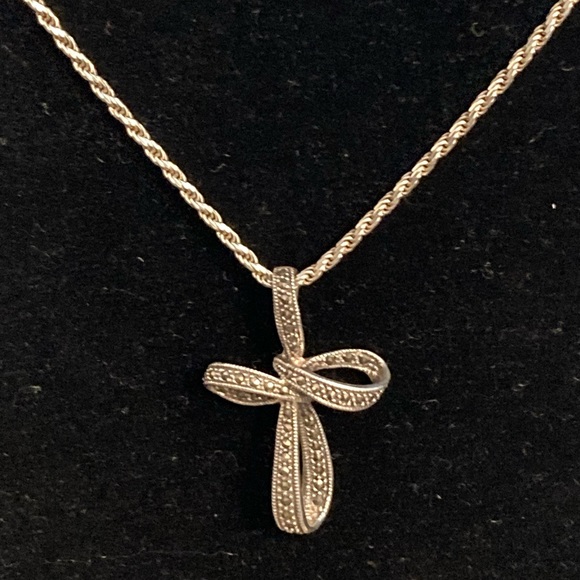 Sterling Silver and marcasite cross necklace - Picture 3 of 4